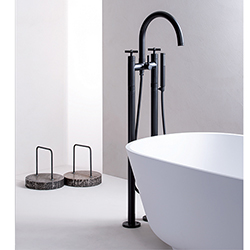 #BAIN DOUCHE EXECUTIVE SUR COLONNETTES AU SOL ENTRAXE 180 CHROM BLACK